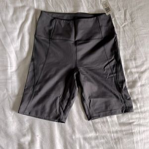 BNWT Girlfriend Collective biker shorts